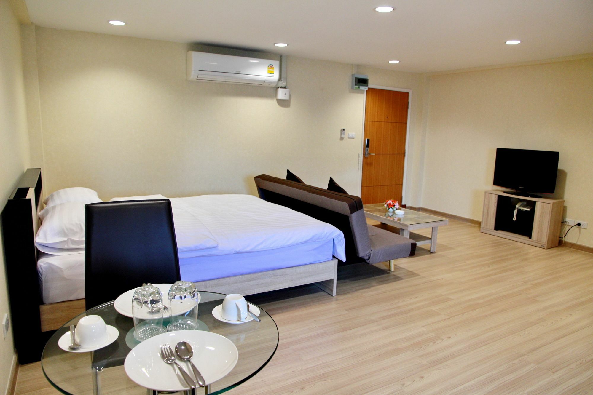 The Kaze 34 Hotel And Serviced Residence Бангкок Экстерьер фото