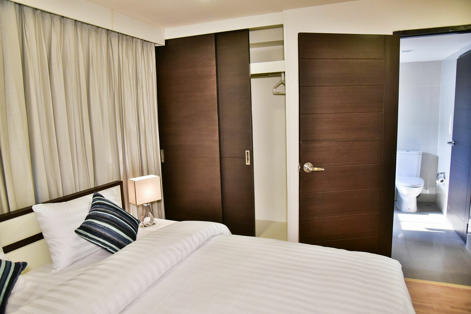 The Kaze 34 Hotel And Serviced Residence Бангкок Экстерьер фото