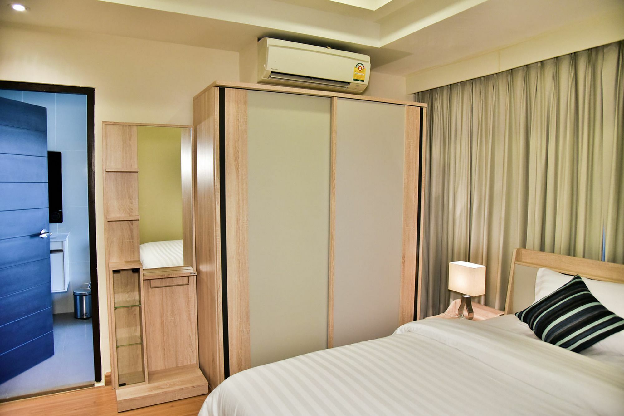 The Kaze 34 Hotel And Serviced Residence Бангкок Экстерьер фото
